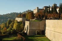foto dei paesi di bergamo lombardia italia le mura monumento paesaggio antico